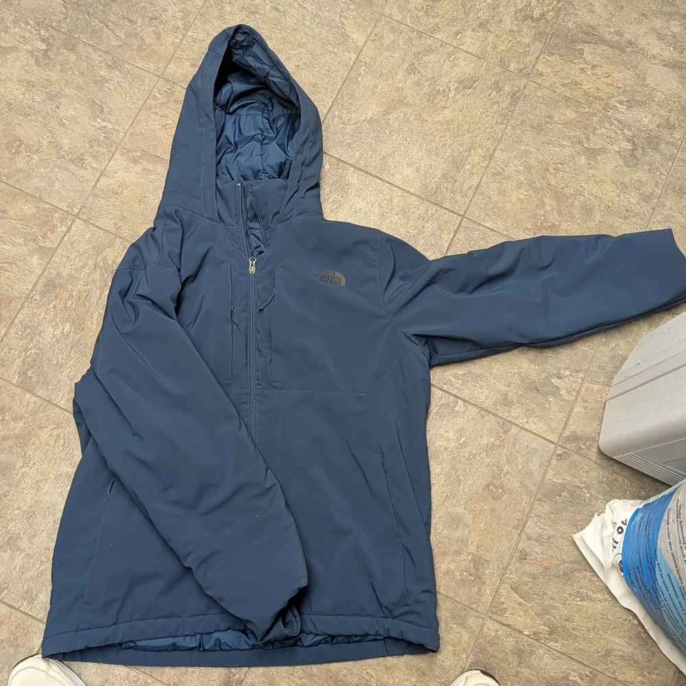 The North Face Men's Insulated Hooded Jacket - Navy Blue